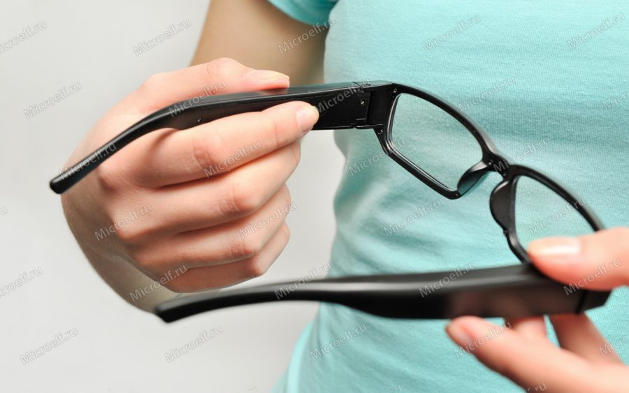 Гарнитура Glasses для микронаушников в руках